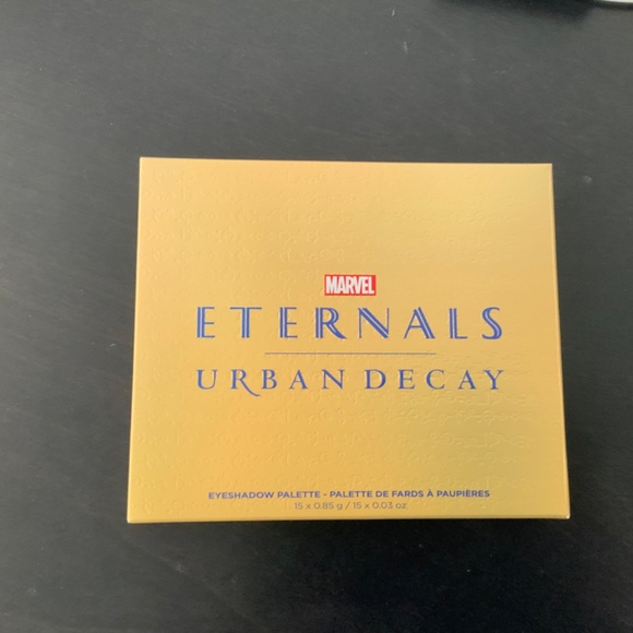 Urban Decay Marvel Studios’ Eternals Eyeshadow Palette 15 Metallic Matte Shimmer - Picture 8 of 8